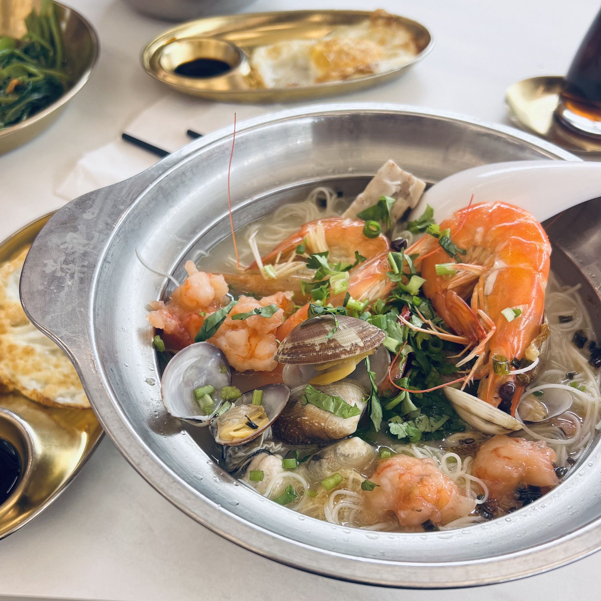 荣记海鲜捞化(金山店)